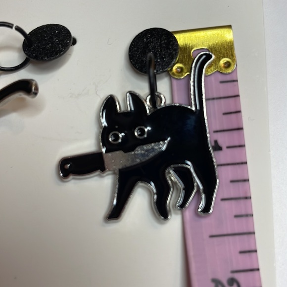 Bad Kitty Earrings - Picture 2 of 3